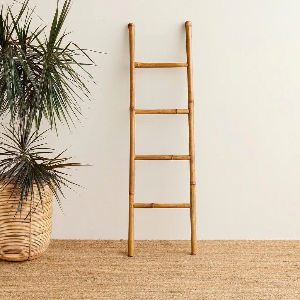 Eco-friendly 5-step Bamboo single Towel rack Ladder Stools Modern New Design Apartment Use Lightweight Bamboo Foldable Ladder