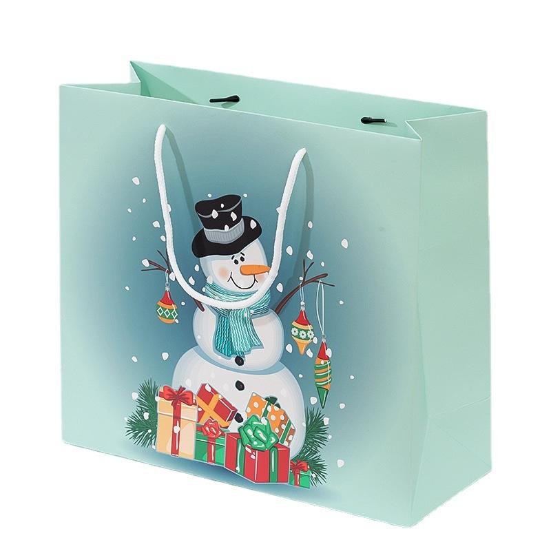 Wholesale Beautiful Reusable Foldable Kraft Paper Shopping Bags Goodie Treat Christmas Craft Packaging Gift Ideas