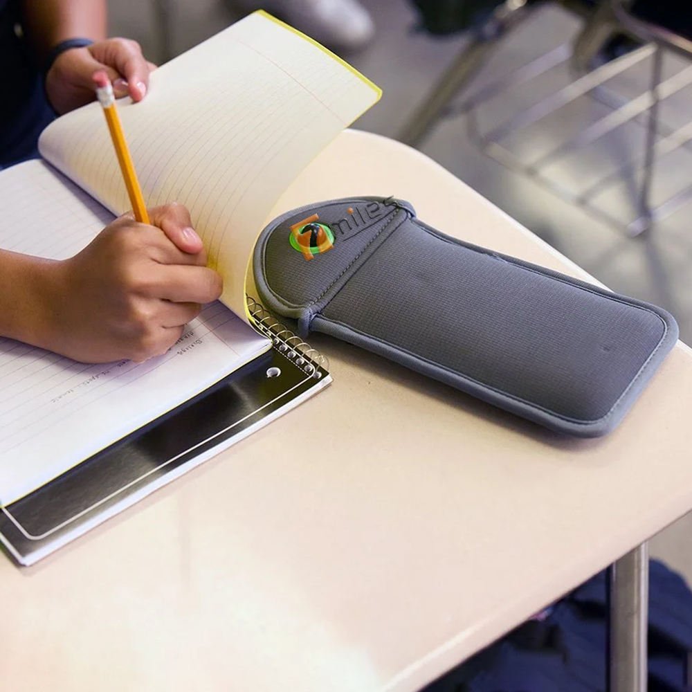 Popular Schools RFID Lock Mobile Phone Security Bag Signal Blocker Anti Camera Cell Phone Lockable Collection Pouch for Students