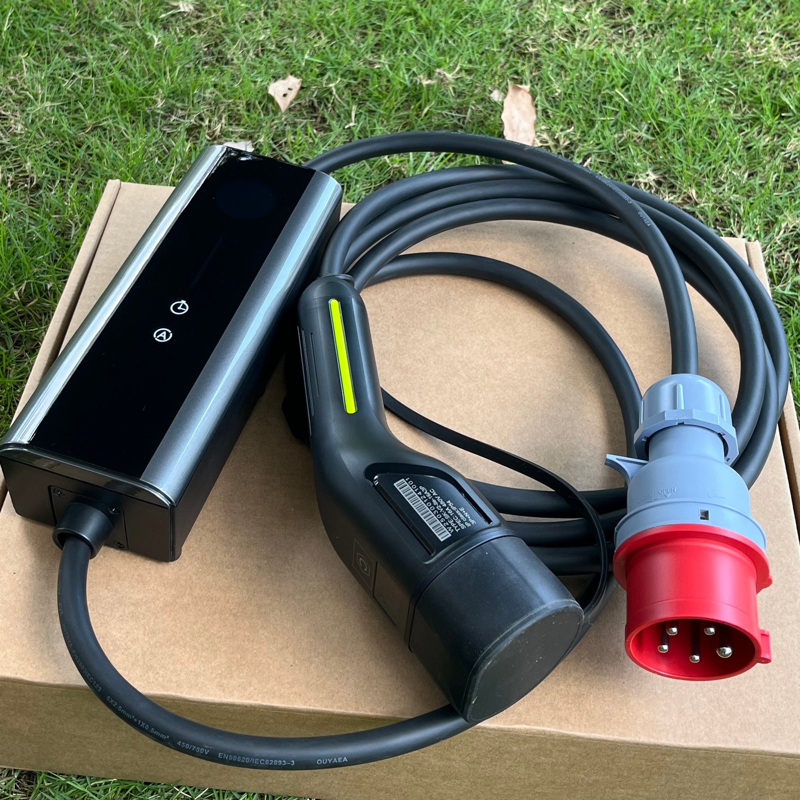 SENKU 22KW 32A 3Phase Type2 Portable EV Charger Wi-Fi APP Control EVSE Charging Box Charging Station for Electric Car Charger