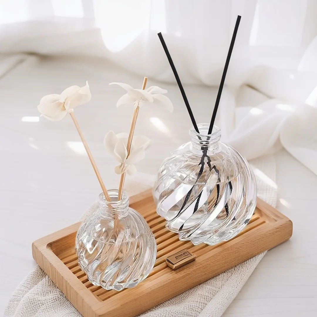 Unique Design 100ml 280ml Pineapple Shaped Spiral Texture Screw Cap Glass Perfume Bottle Aromatherapy for Sale