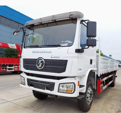 SHACMAN L3000 4X2 210HP New Diesel Light Truck with Fence Cargo 8m Length