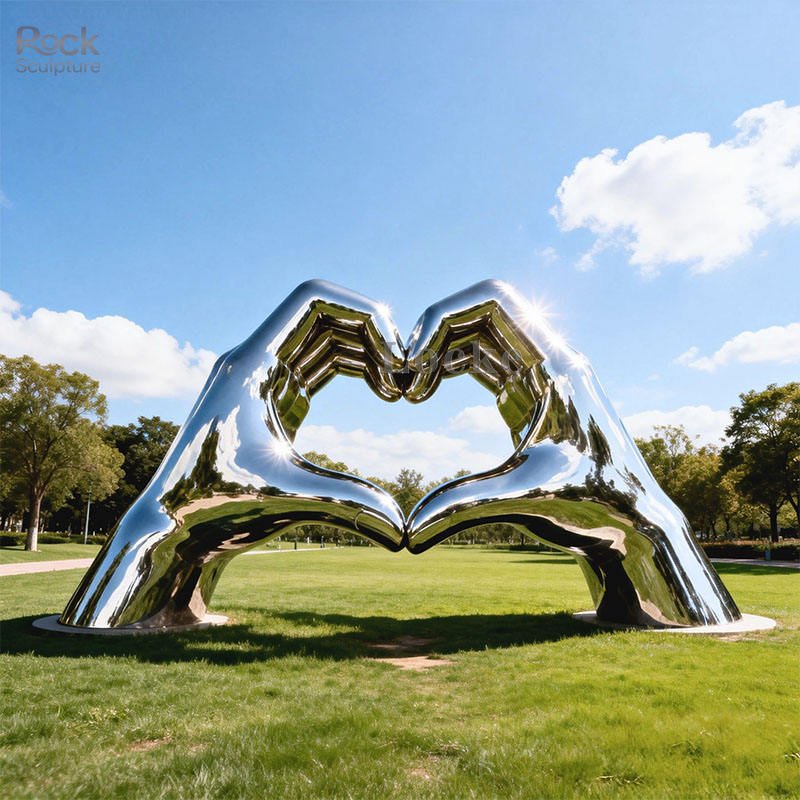 Outdoor Custom Metal Crafts Hands to Heart Statue Stainless Steel Mirror Garden Decoration Water Landscape Sculpture