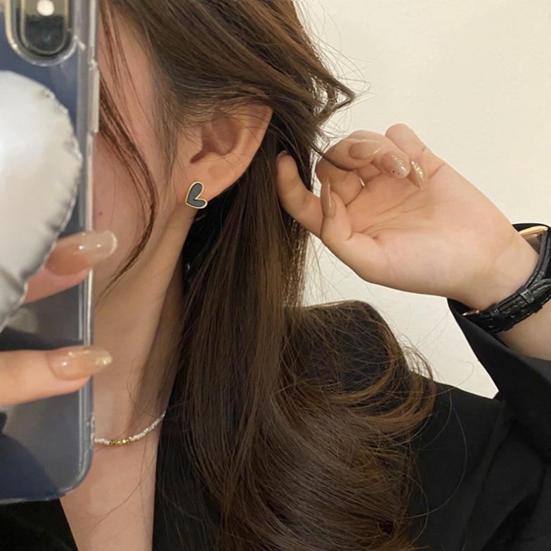 Metal Korean Style Black Love Heart Stud Earrings Accessories for Women Sweet Jewelry Wholesale