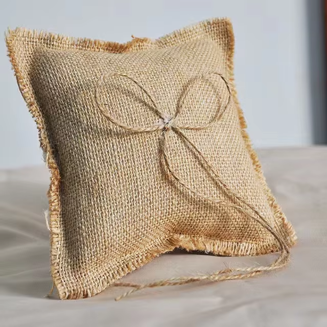 Wholesale Price Vintage Jute Burlap Wedding Flower Basket Custom Rustic Jute Burlap Wedding Pillow for Wedding Party Decorations