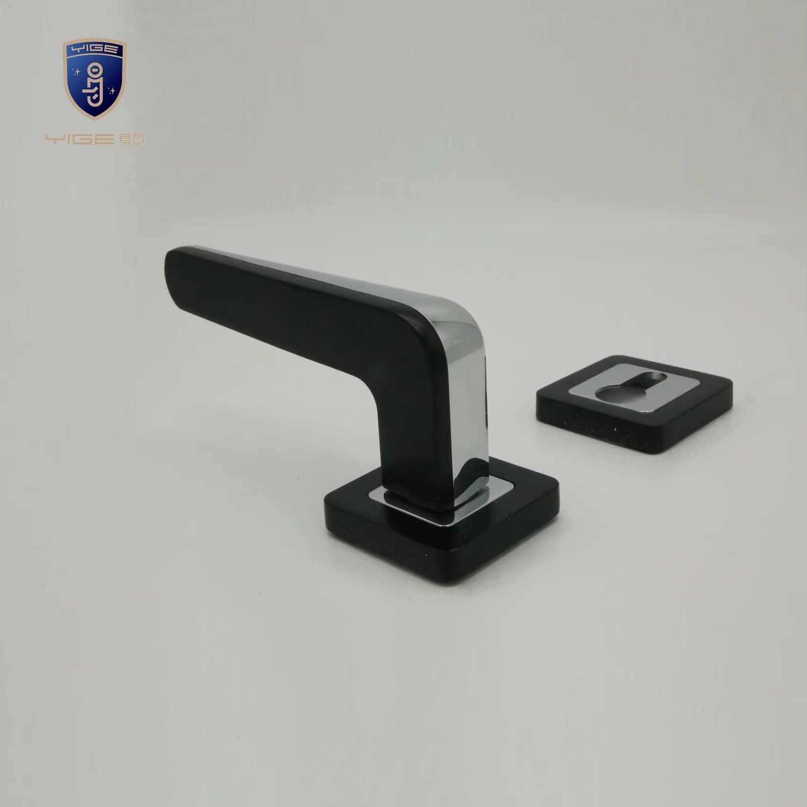 Factory Direct Modern Design Black Zinc Alloy Split Door Lock Handle With Lock Cover for Wooden Door Lock Accessories