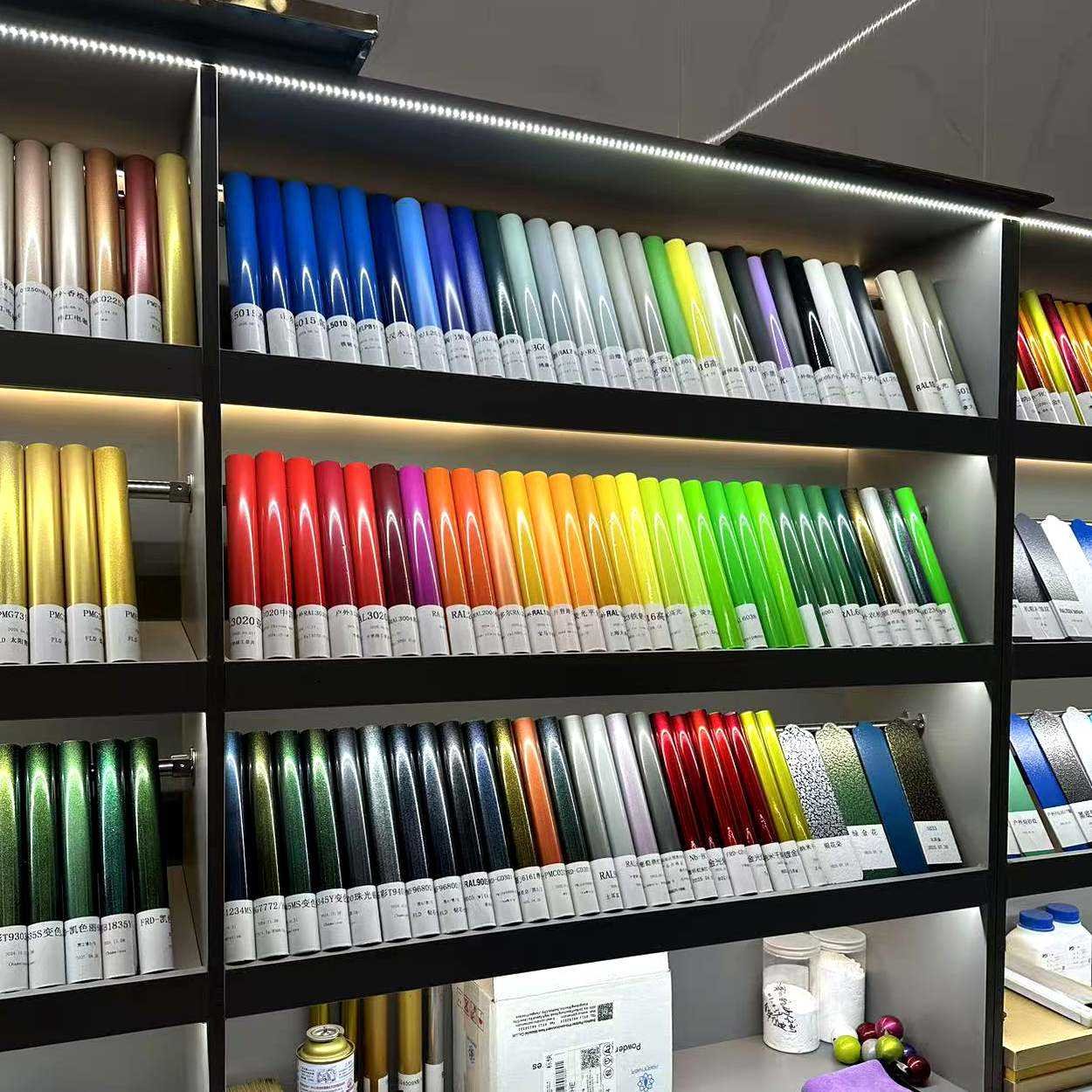 High Quality and Factory Supply Eco Friendly Electrostatic Polyester and Epoxy Sand Smooth Textured Powder Coating with CE