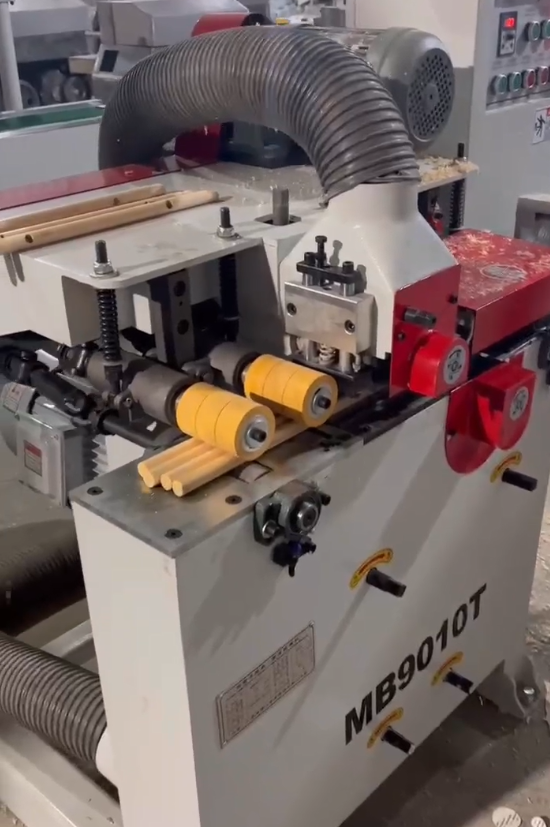 High Speed Wood Round Rod Making Machine Automatic Round Stick Milling Machine for Broom Handle