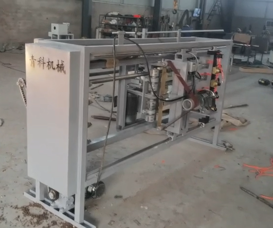 Fully Automatic Hoe Handle Making Machine 4 Station Wood Round Stick Processing Equipment for Hoes, Rakes, Shovels