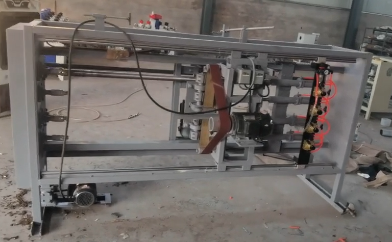 Fully Automatic Hoe Handle Making Machine 4 Station Wood Round Stick Processing Equipment for Hoes, Rakes, Shovels