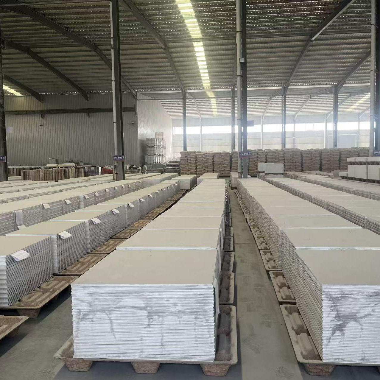 Easy Install 4-8mm Waterproof Click Lock SPC Luxury Vinyl Plank Flooring for Supermarket & Mall Use Eco-Friendly Anti-Slip