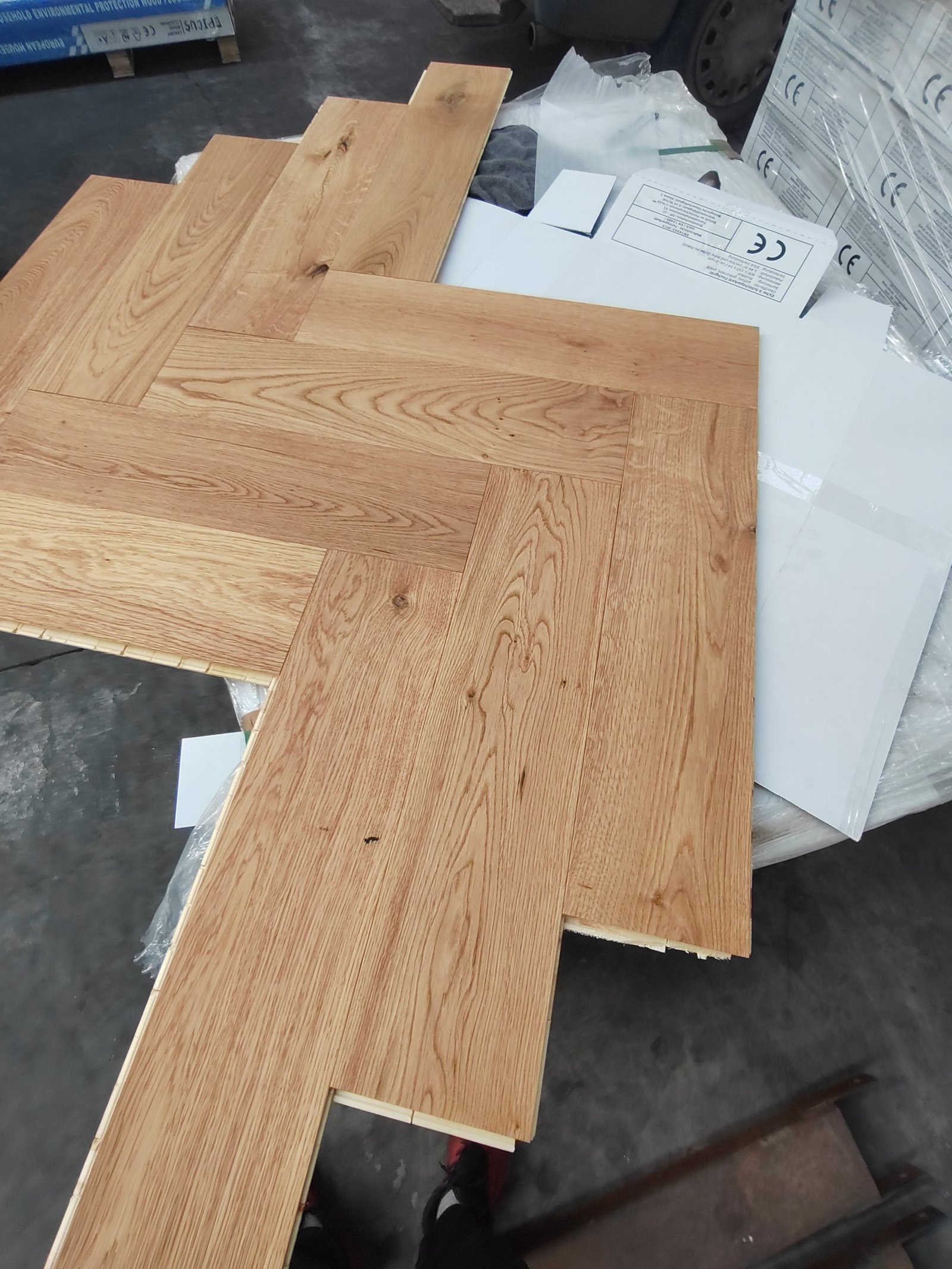 Indoor Multi Layered Solid Oak Wood Floor for Living Room Herringbone Parquet Engineer Wood Flooring Flash Sale