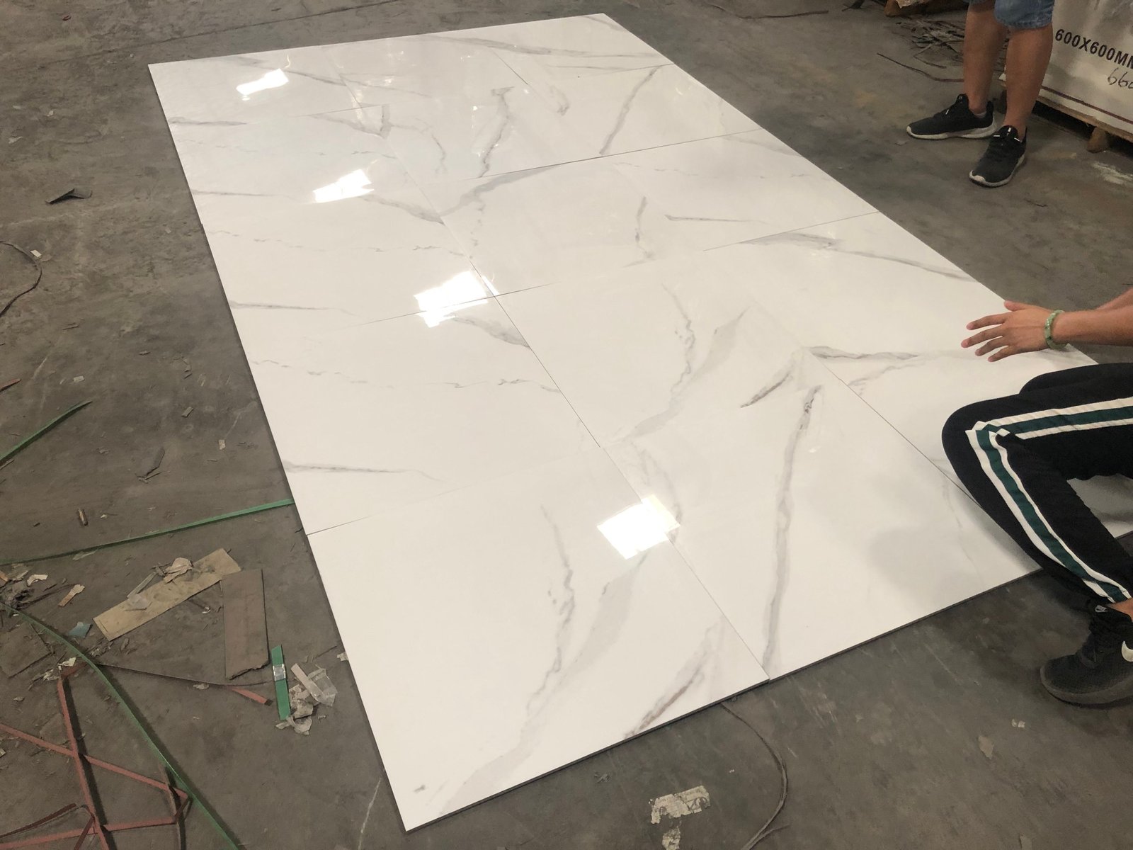 Supplier Best Price Home White Flower 600x600 Glazed Porcelain Vitrified Floor Ceramic Glazed Tile