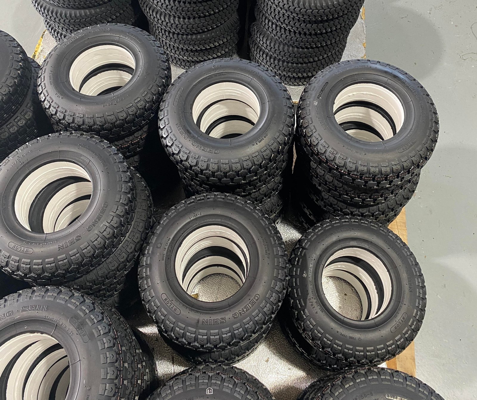 16 Inch PU Filled Rubber Tires for Senior Transport - Flat-Free, Maintenance-Free, Long-Lasting, Customization16 Inch PU Filled Rubber Tires for Senior Transport - Flat-Free, Maintenance-Free, Long-Lasting, Customization