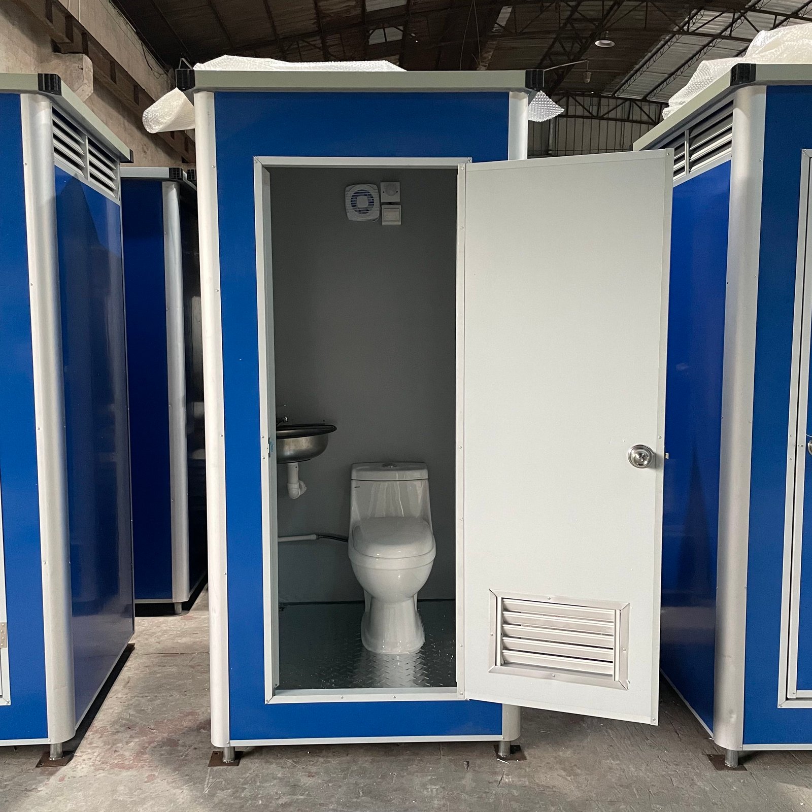 Portable Toilet Shower Prefab Bathroom Mobile House Eco-friendly Outdoor Tiny Low-price