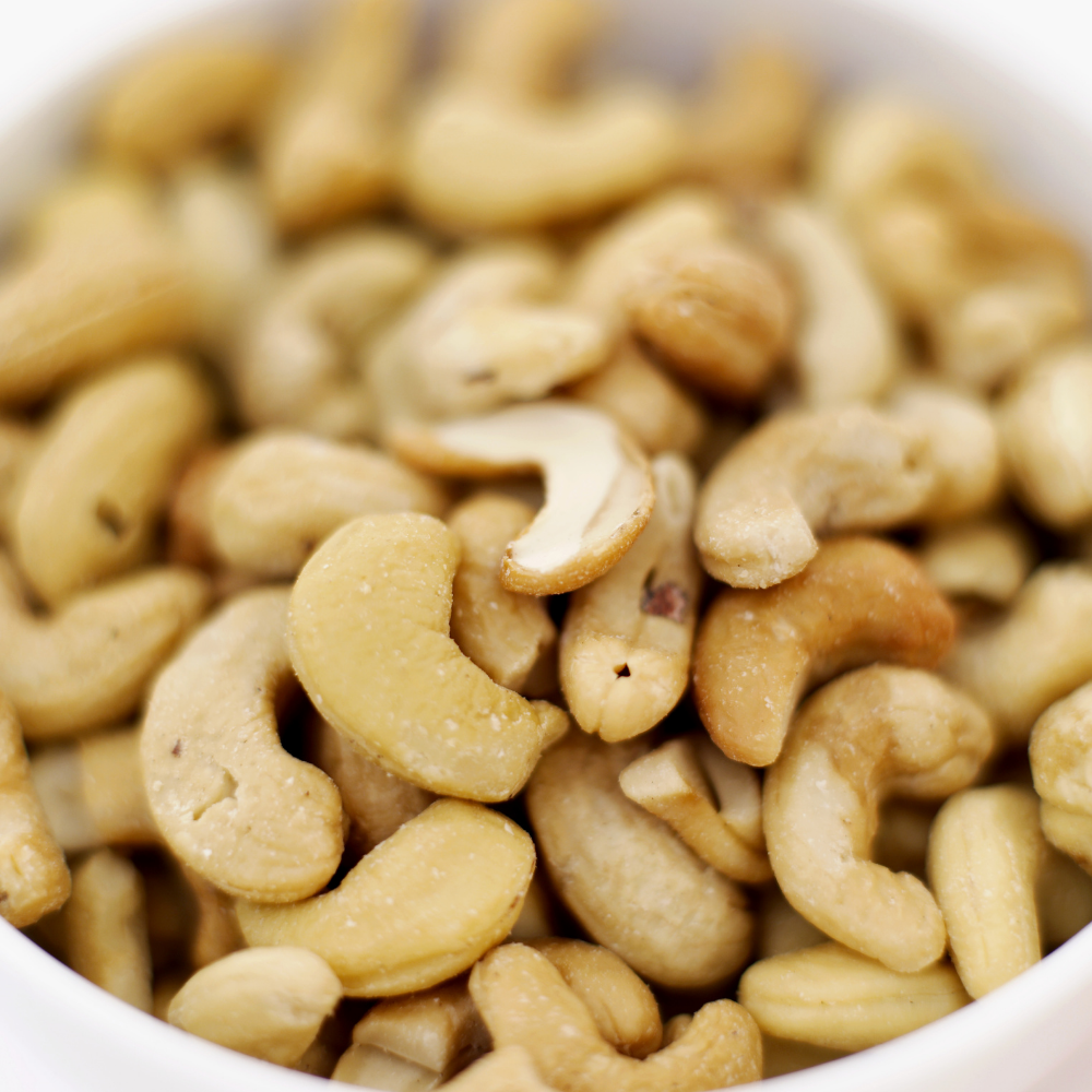 Raw Premium Quality Dried Cashew Nuts Top Grade 100% Natural Vacuum Packed Customized Packaging Wholesale Purchase Export UK