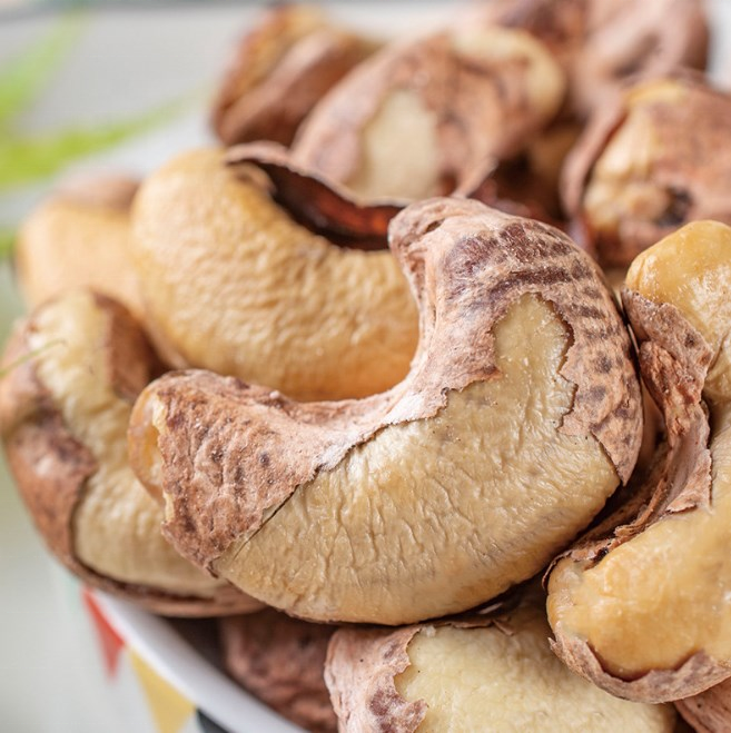 Wholesale Salty Roasted Flavor Dried Fruit Cashew Nuts Yummy Snack