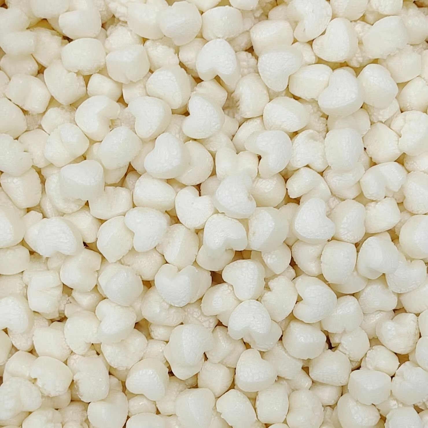 Cost-effective factory-made, biodegradable, and recyclable packaging materials are ideal for cushioning fragile items