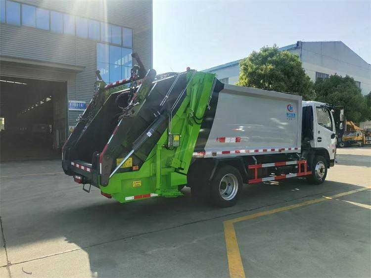 High Quality DongFeng 4X2 Manual Diesel Garbage Compactor Truck with Motor & Gearbox 6 Wheels Waste Collector for Sale