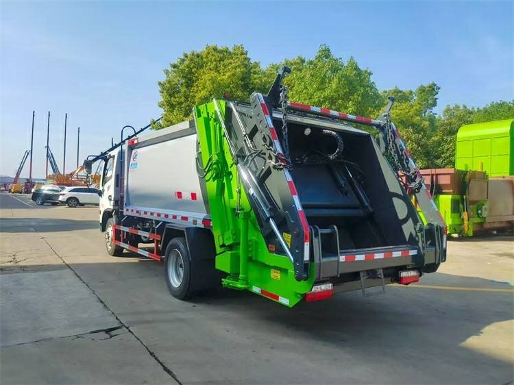 High Quality DongFeng 4X2 Manual Diesel Garbage Compactor Truck with Motor & Gearbox 6 Wheels Waste Collector for Sale