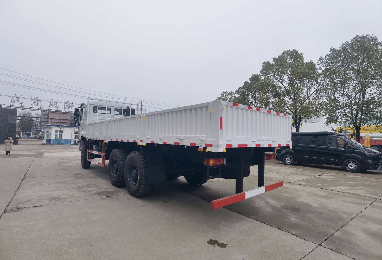 Chinese Brand New Shacman HOWO Light Duty 6x4 5-7Ton Diesel Cargo Truck Price for Sale