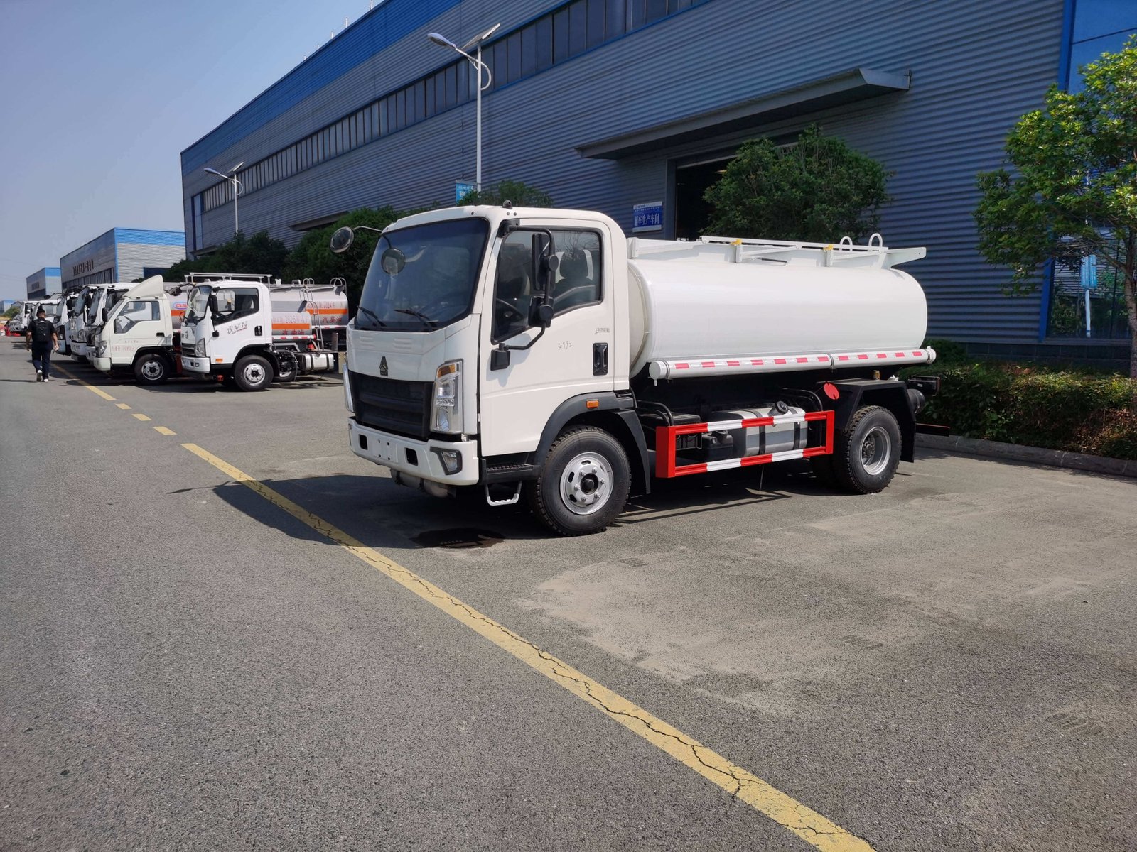 SINOTRUK HOWO 6x4 New Oil Tanker Truck