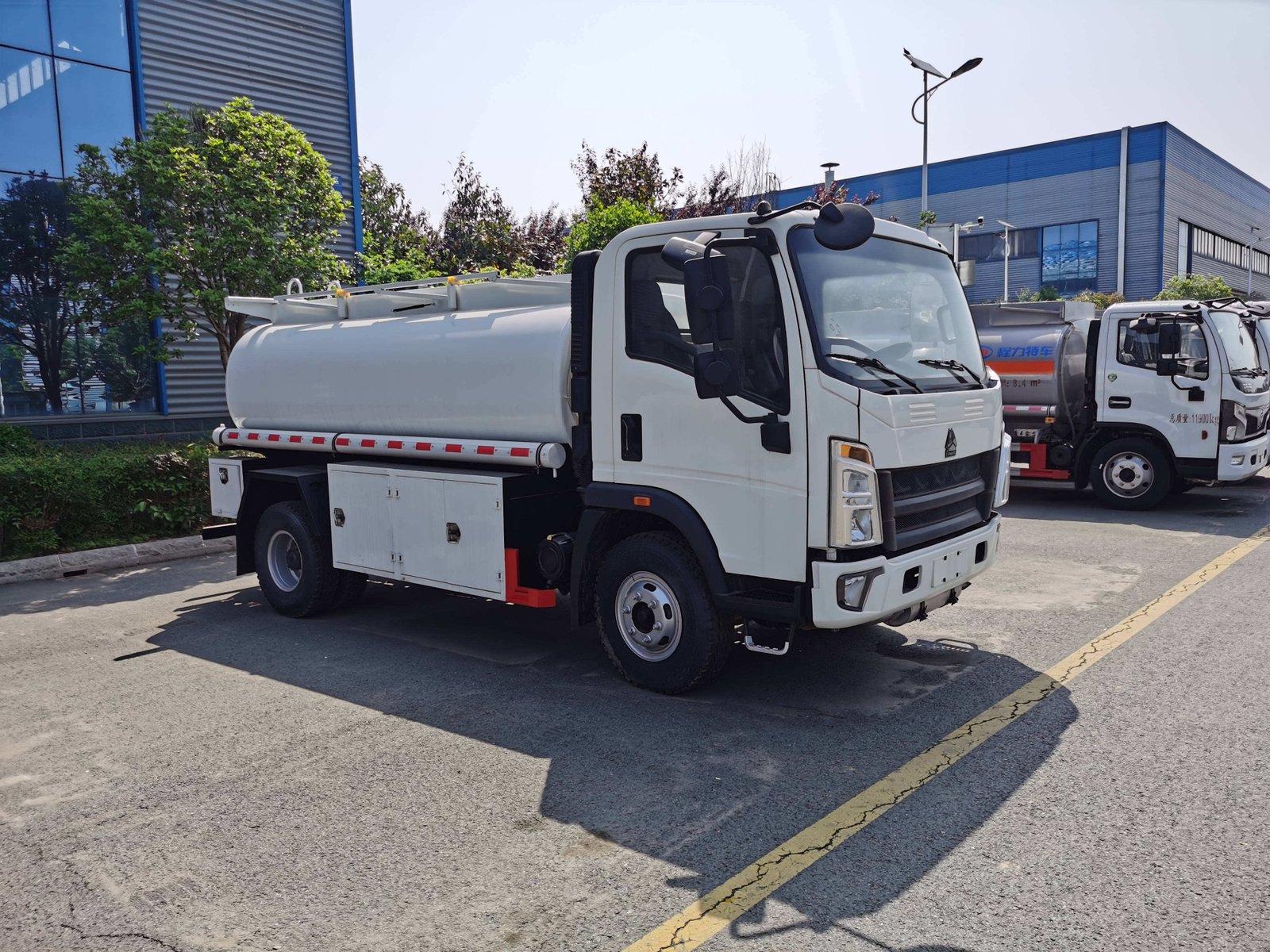 SINOTRUK HOWO 6x4 New Oil Tanker Truck