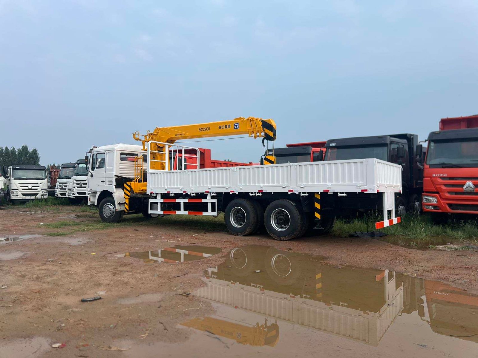 Shacman H3000 6x4 Truck Mounted Crane Heavy Duty Telescopic Boom Lifting Truck