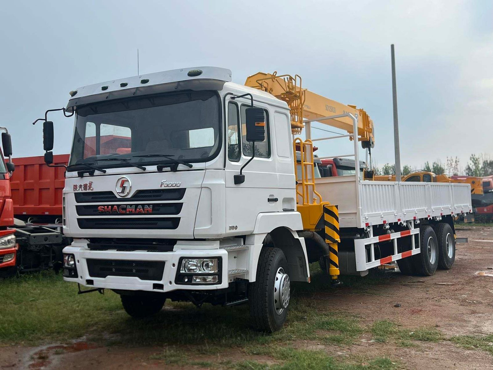 Shacman H3000 6x4 Truck Mounted Crane Heavy Duty Telescopic Boom Lifting Truck