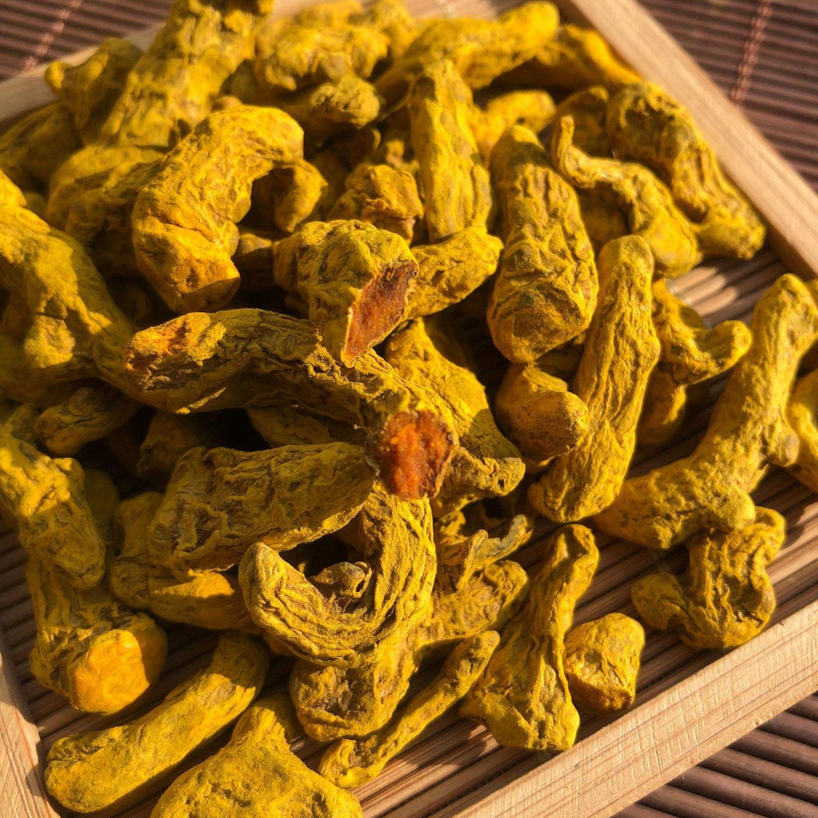 Best Quality 100% Organic AD Dried Yellow Turmeric Herb Spices Chili Hot Spicy Taste Raw Piece Packaging 100g Wholesale Price