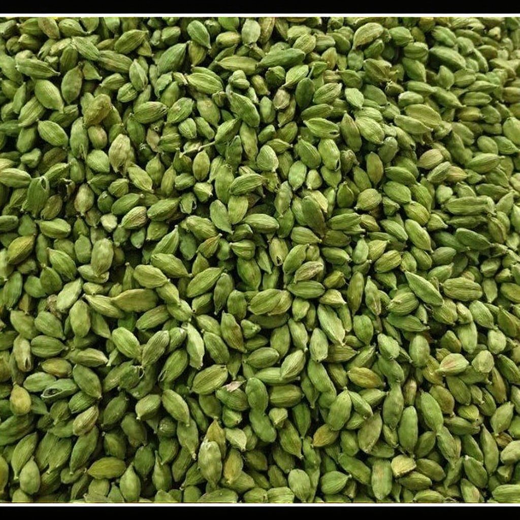 Raw Green Cardamom Healthy Aromatic Spice Food Beverage Use Direct