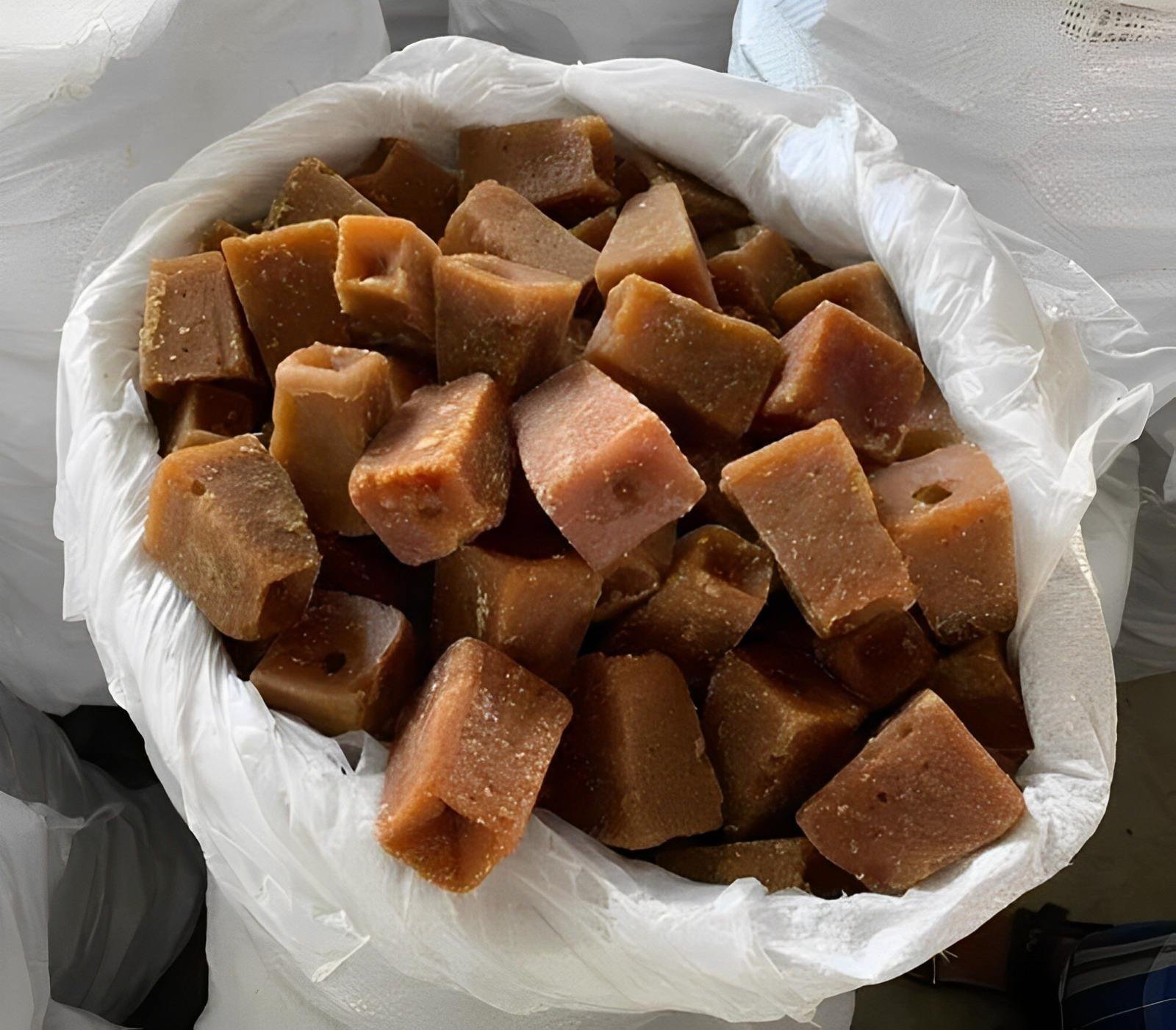 Best Quality Food & Beverage Organic Jaggery Gur Cube Shape Gaggery Available at Inexpensive Price From India
