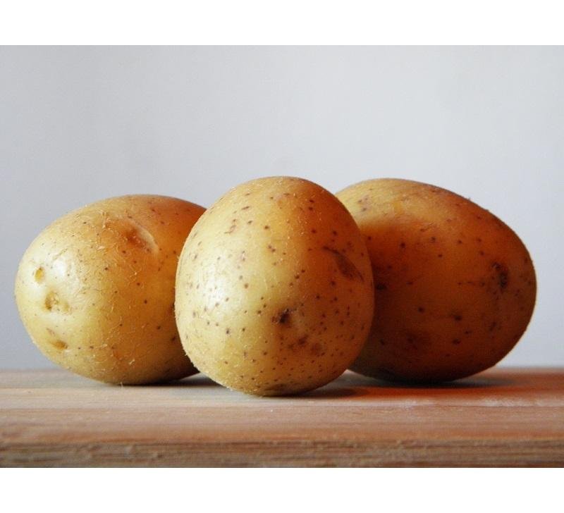 Natural Fresh Potatoes Premium Quality Rich Taste Farm Produce Ideal for Curry Frying Baking Soup and Healthy Meals