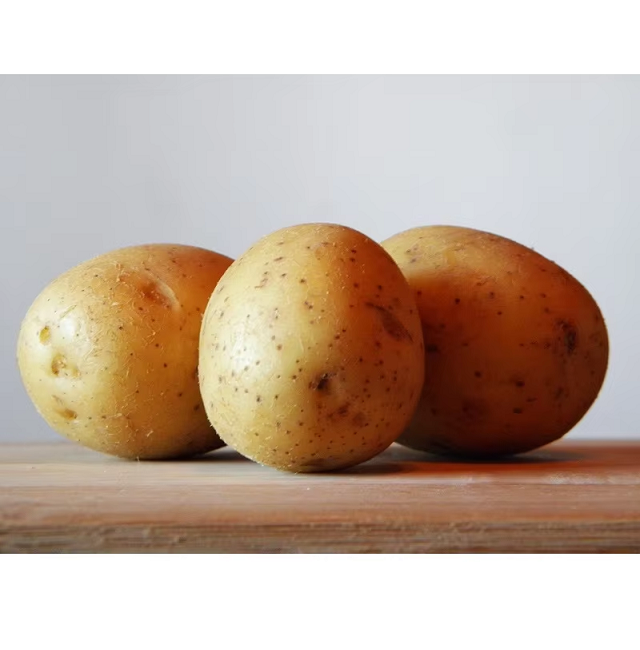 Pure Natural Fresh Potatoes Premium Quality Farm Produce for Cooking Curry Frying Baking Soup and Meals