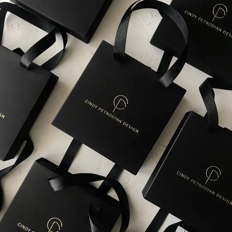Small Rigid Exquisite Gift Bag Paper Cardboard Luxury Wedding Packaging Bag Hot Stamping Custom Black Gold Gift Paper Bags