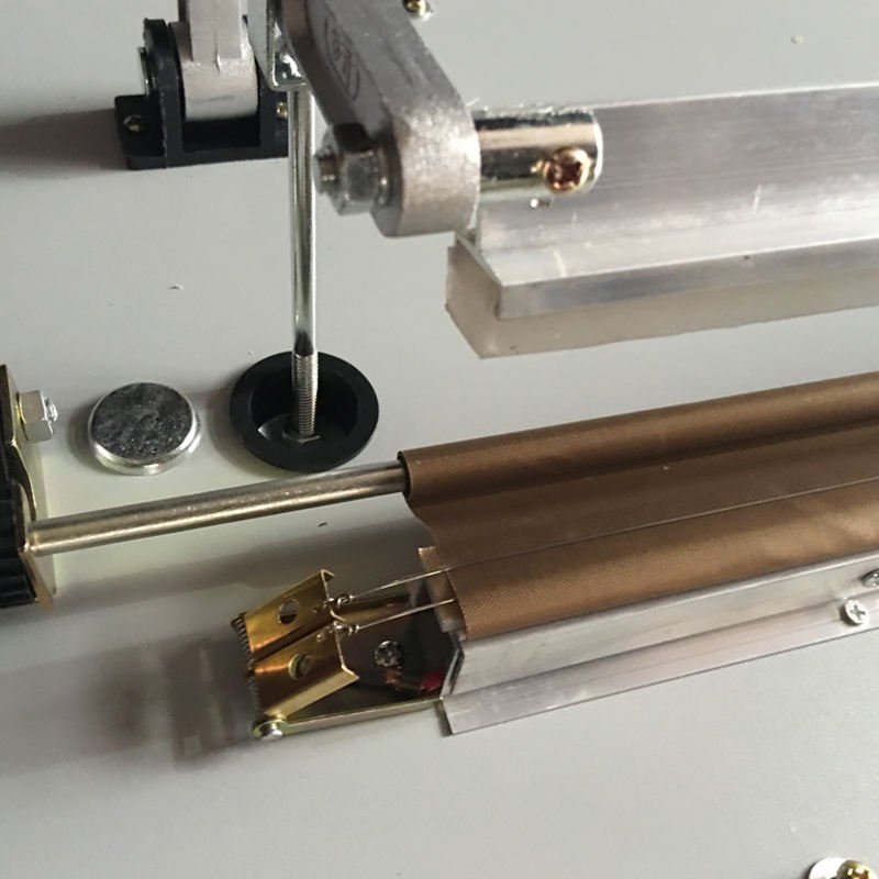 Vertical Sealing and Cutting Through Type Pedal Sealing Machine