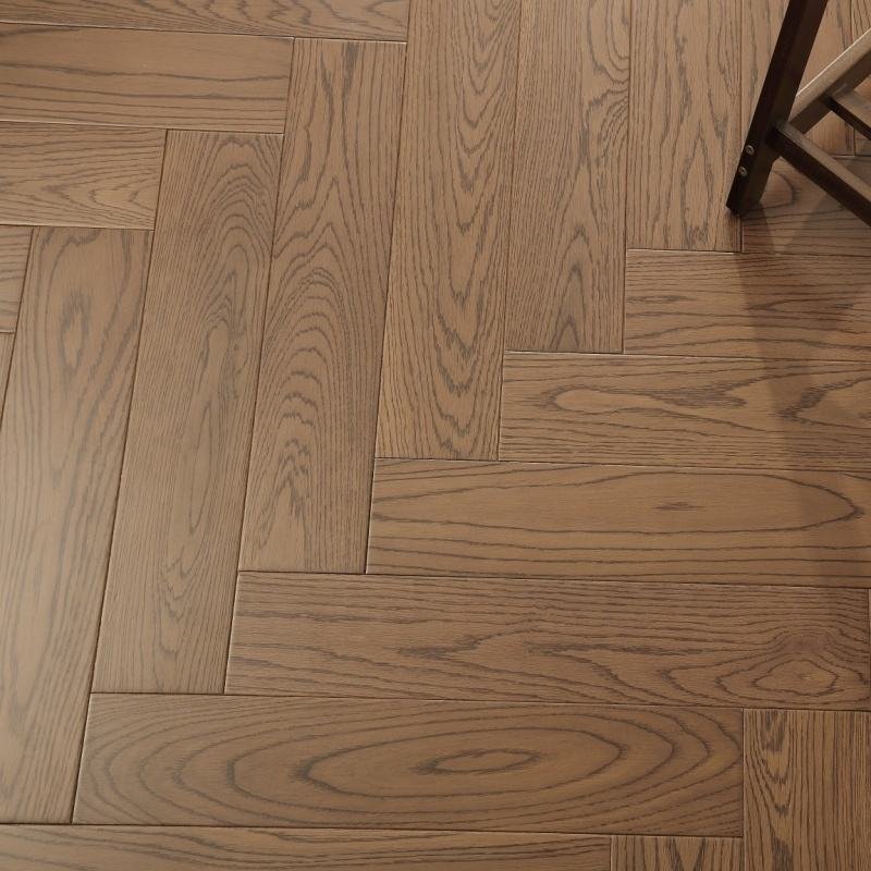 Seamless Solid Oak Wood Flooring Stable Hardwood Timber Floors Parquet Herringbone Locking System Installed Wooden Plank Floor