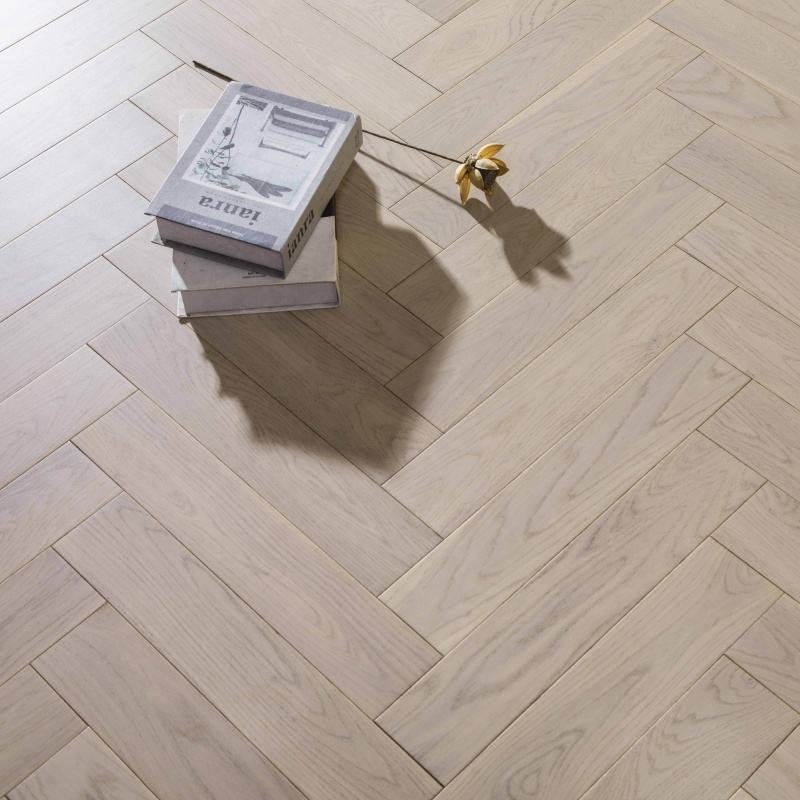 China Supplier Full Solid Timber Brushed White Oak Parquet Herringbone Wood Flooring Light Color Finished Hardwood Floors