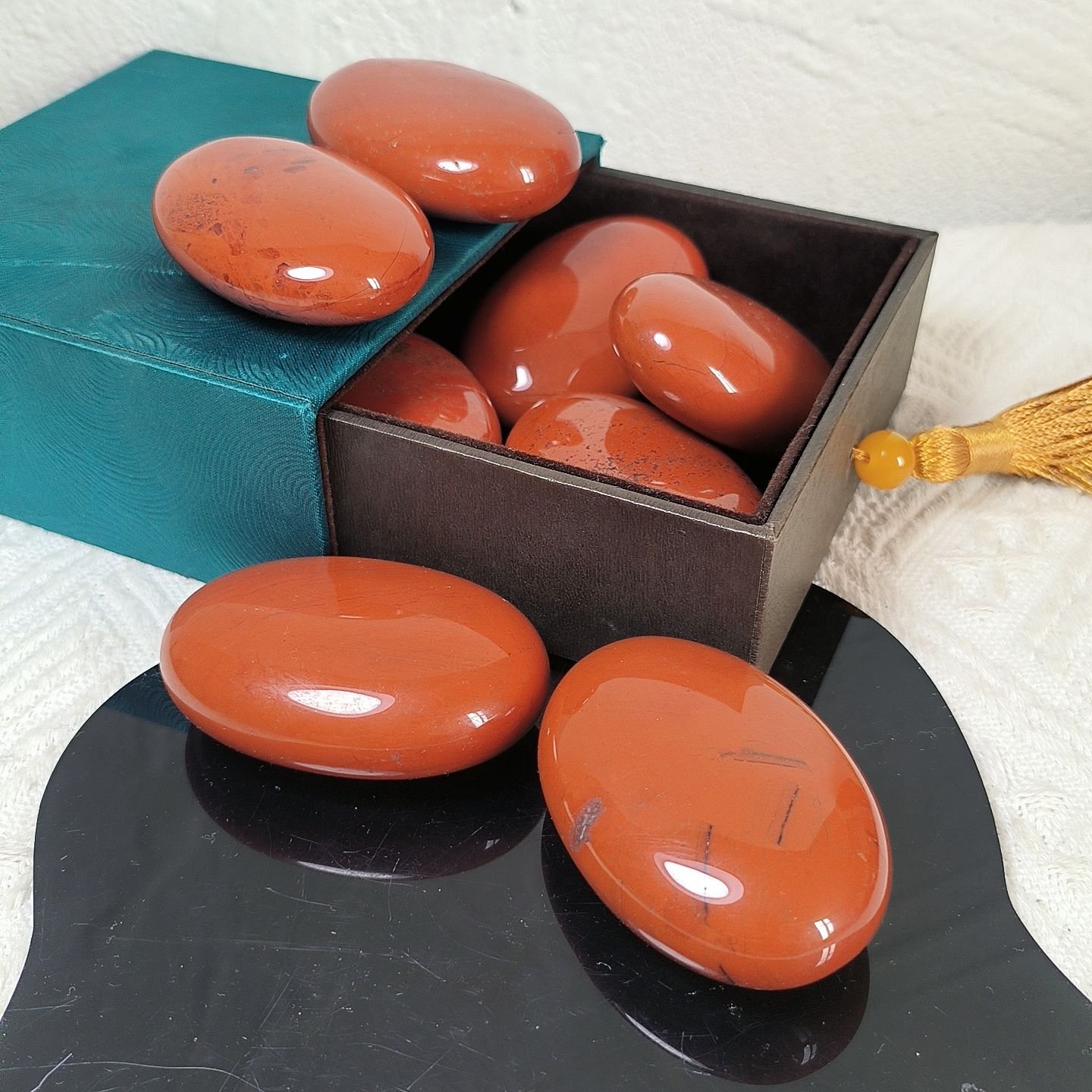 Wholesale Premium Quality Natural Red Jasper Palm Stone for Healing & Home Decoration