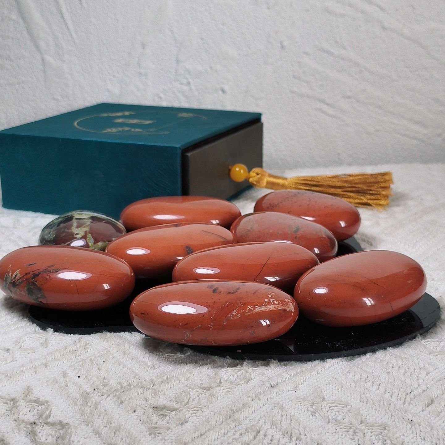 Wholesale Premium Quality Natural Red Jasper Palm Stone for Healing & Home Decoration