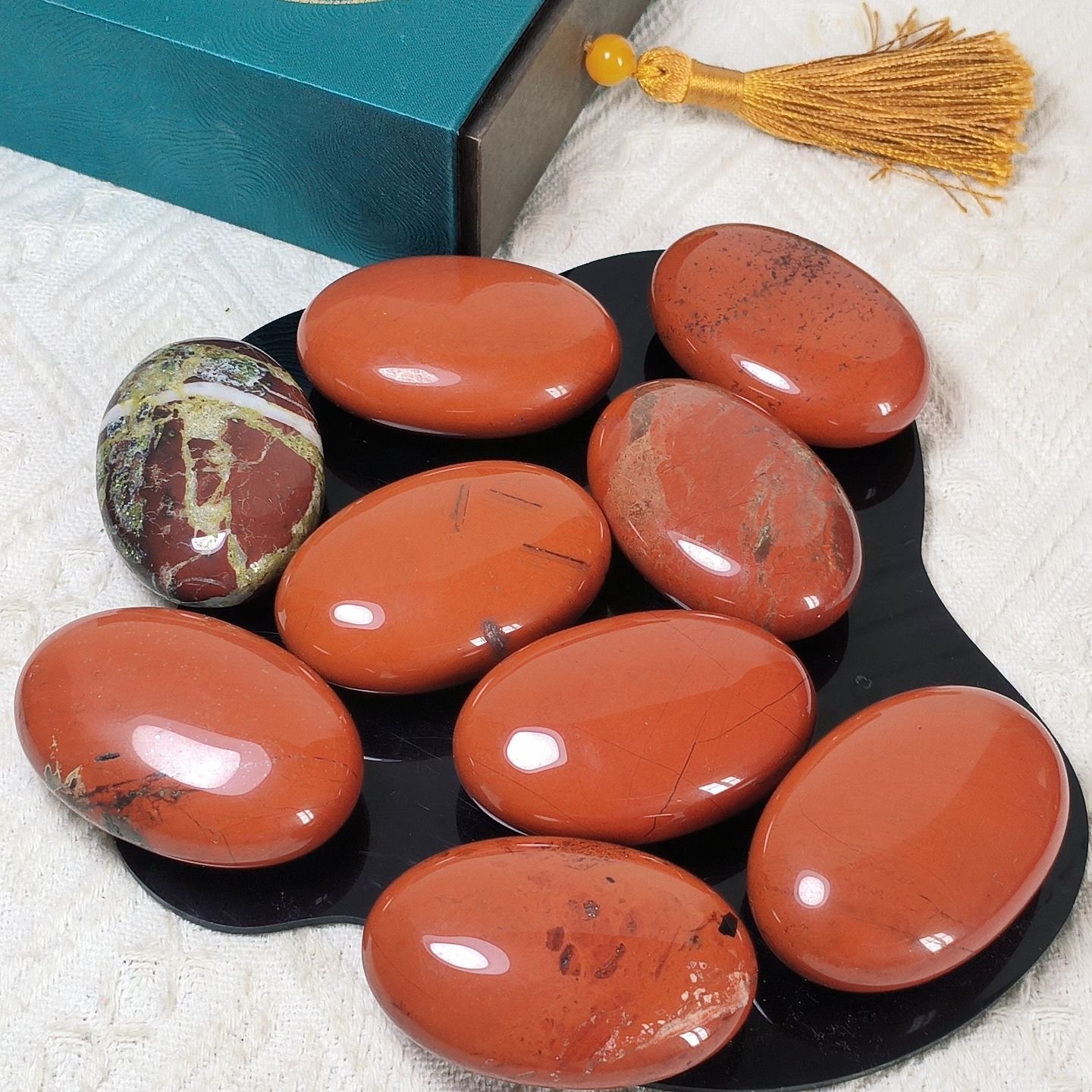 Wholesale Premium Quality Natural Red Jasper Palm Stone for Healing & Home Decoration