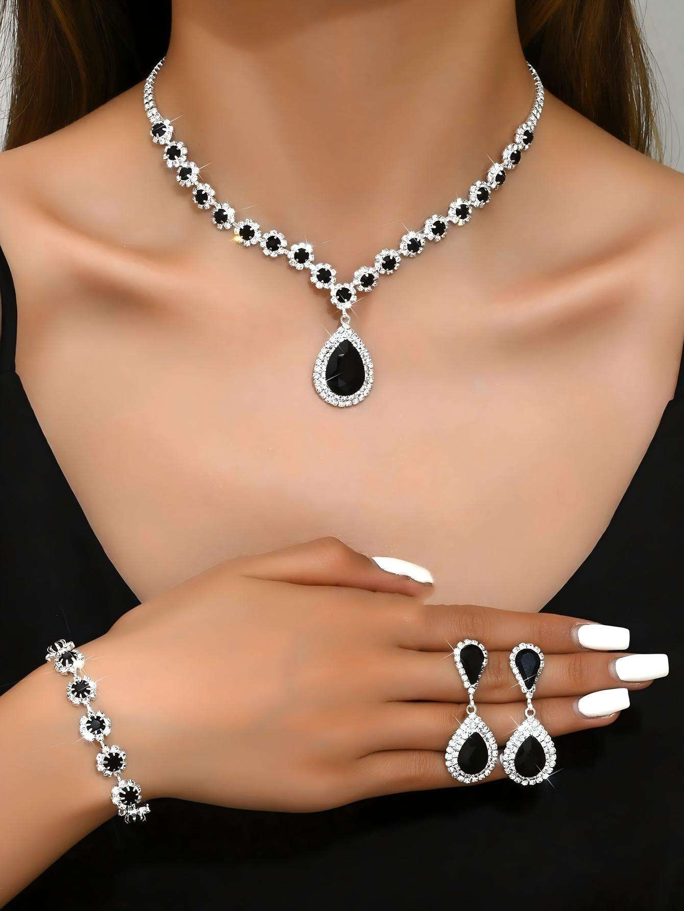 Sparkling Copper Alloy Rhinestone Jewelry Sets Custom Luxury Drop-shaped Pendant Necklace Diamond Flower Necklaces for Women Set