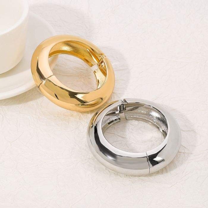 Punk Smooth Metal Bracelet Bangle for Women Exaggerated Cuff Hand Bracelet