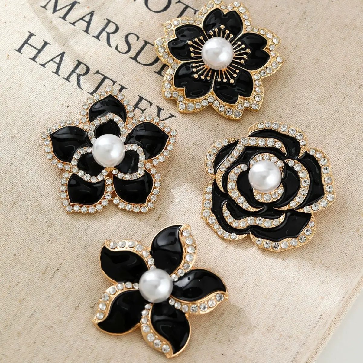 Bow Brooch Rhinestone Pearl Crystal Black Enamel Gold Tone Alloy Pin Luxury Women Bowknot Brooches Wholesale Broche Femme