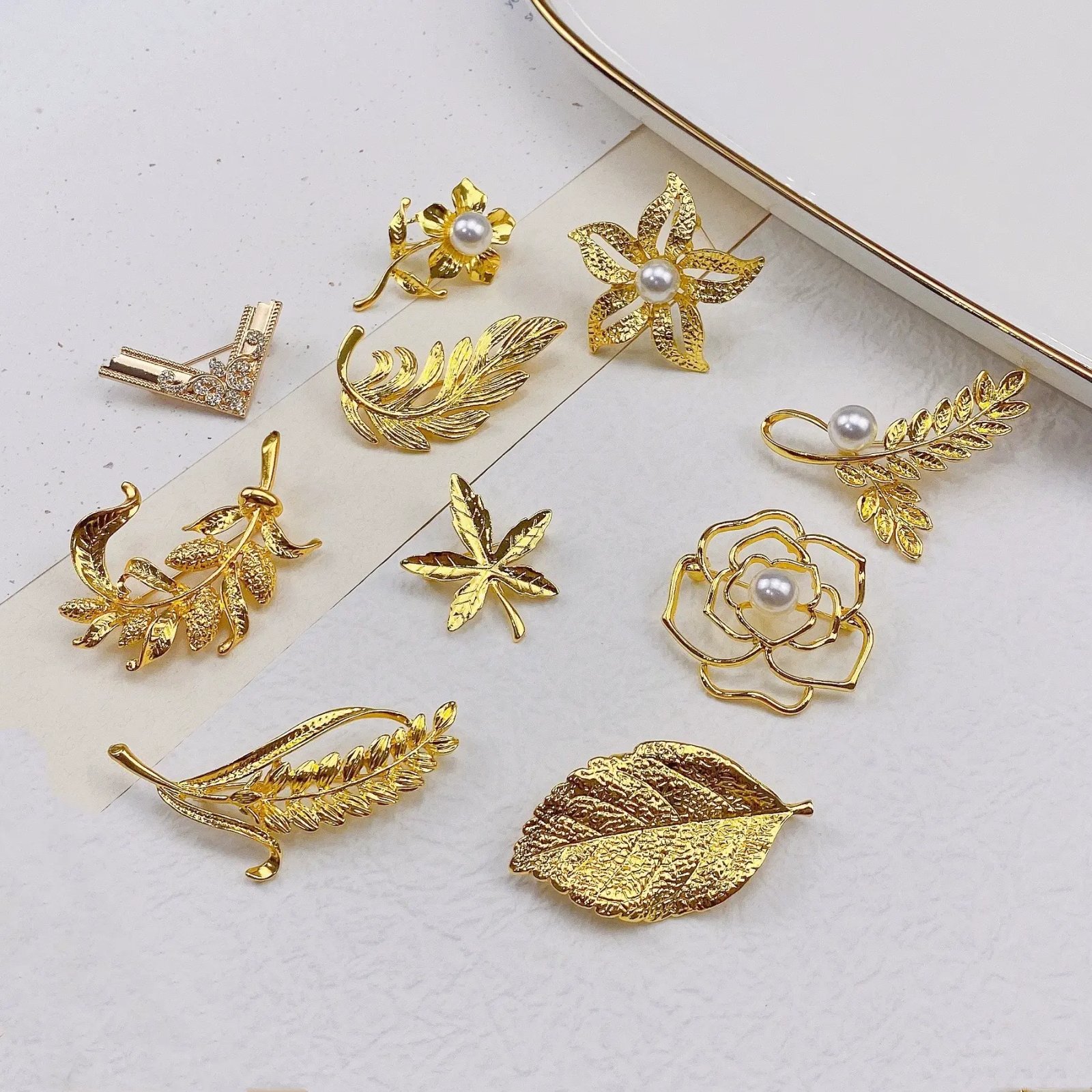 Pearl Brooch Gold Plated Small Fragrance Style Fashionable Versatile Accessories Children's Men's Women's Clothing Chest Flower
