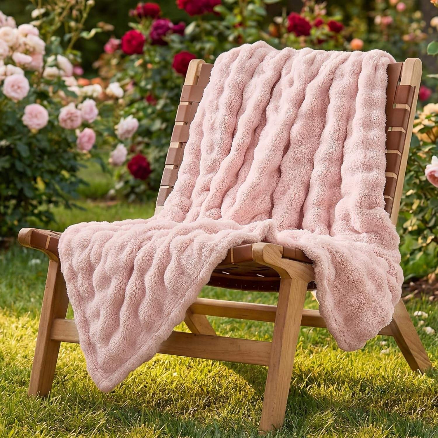 3D Bubble Fleece Blanket Ultra Soft Fluffy Pink Twin Blanket for Couch Lightweight Cozy Throw for All Season