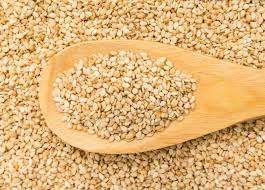 Natural White Dried Raw Sesame Seeds Bulk Hulled 99% Purity High Protein Bakery Use Export Packaging Food Ingredient Maharashtra