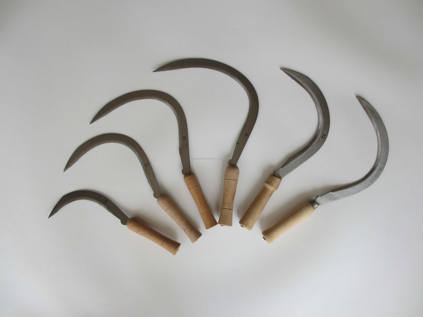 2021 Hot Sale Factory Wholesale 12'' Steel Garden Tool Cutting Grass Hand Sickle with Wood & Fiberglass Handle