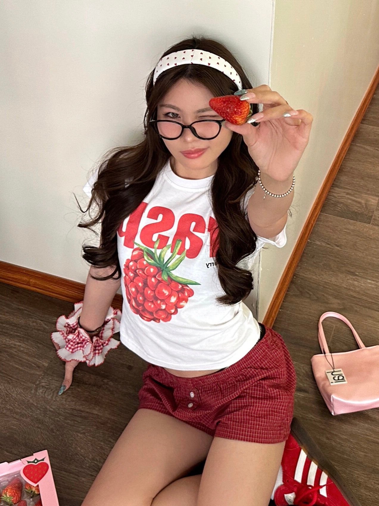 Summer Fruits Letter Graphic Print Sexy Y2k Baby Tee Ladies Casual Strawberry Print Round Neck Crop Tops