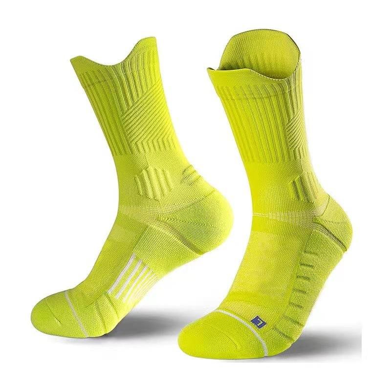Custom Mid-Length Crew Knitted Socks for Outdoor Sports Quick-Drying Soccer Jersey Socks for Winter Massage